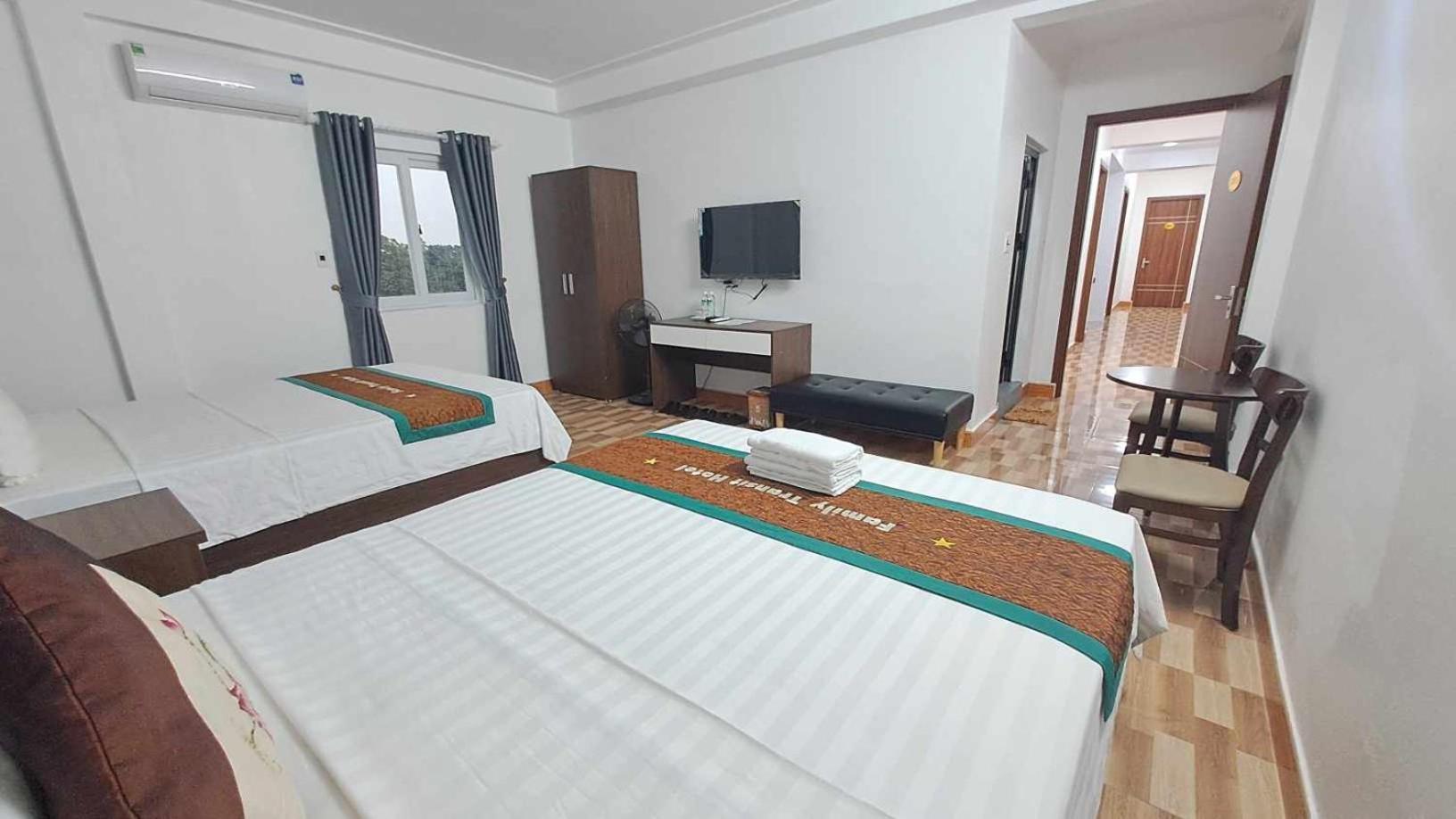 Family Transit Hotel Thach Loi Buitenkant foto