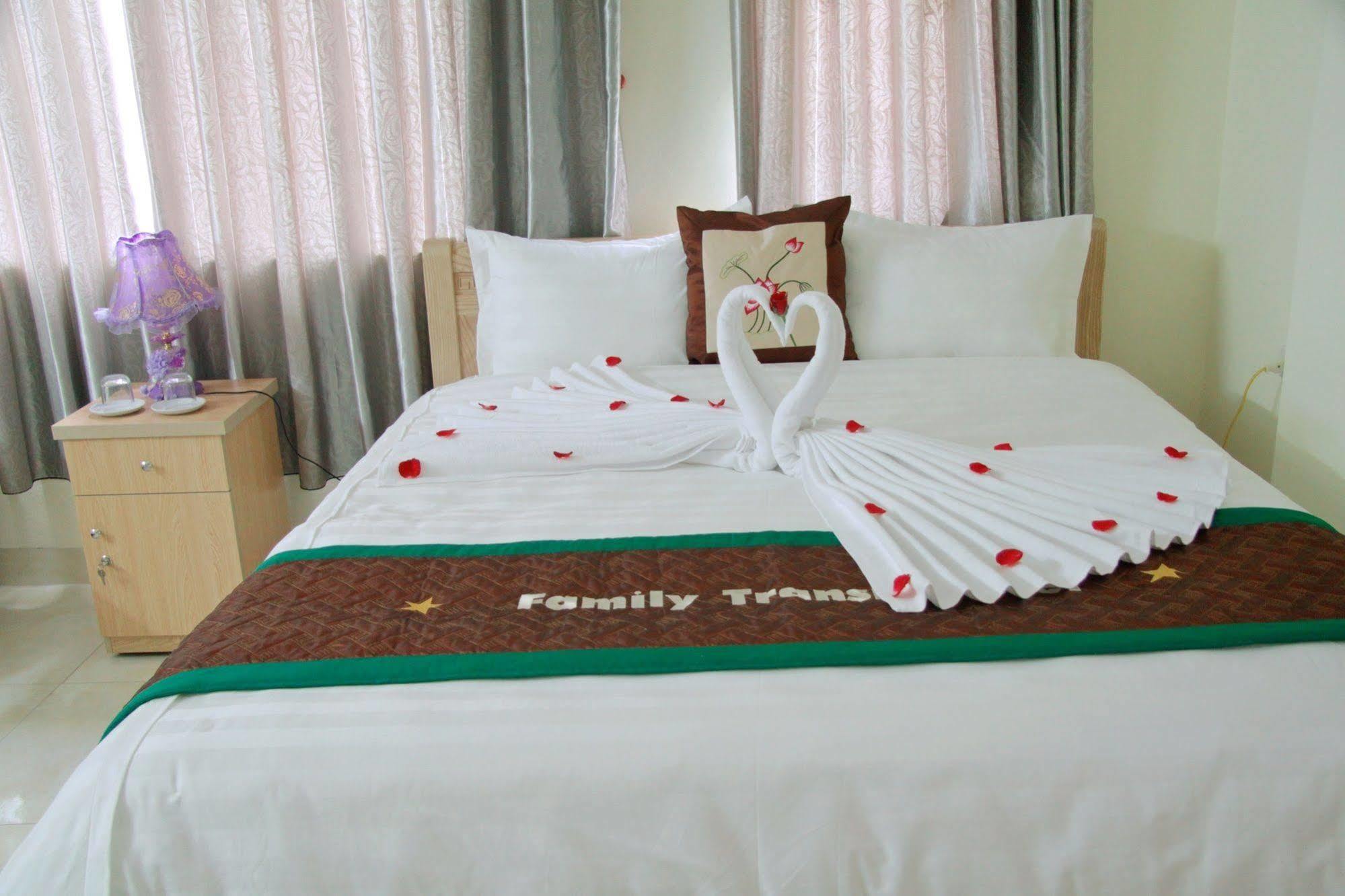 Family Transit Hotel Thach Loi Buitenkant foto